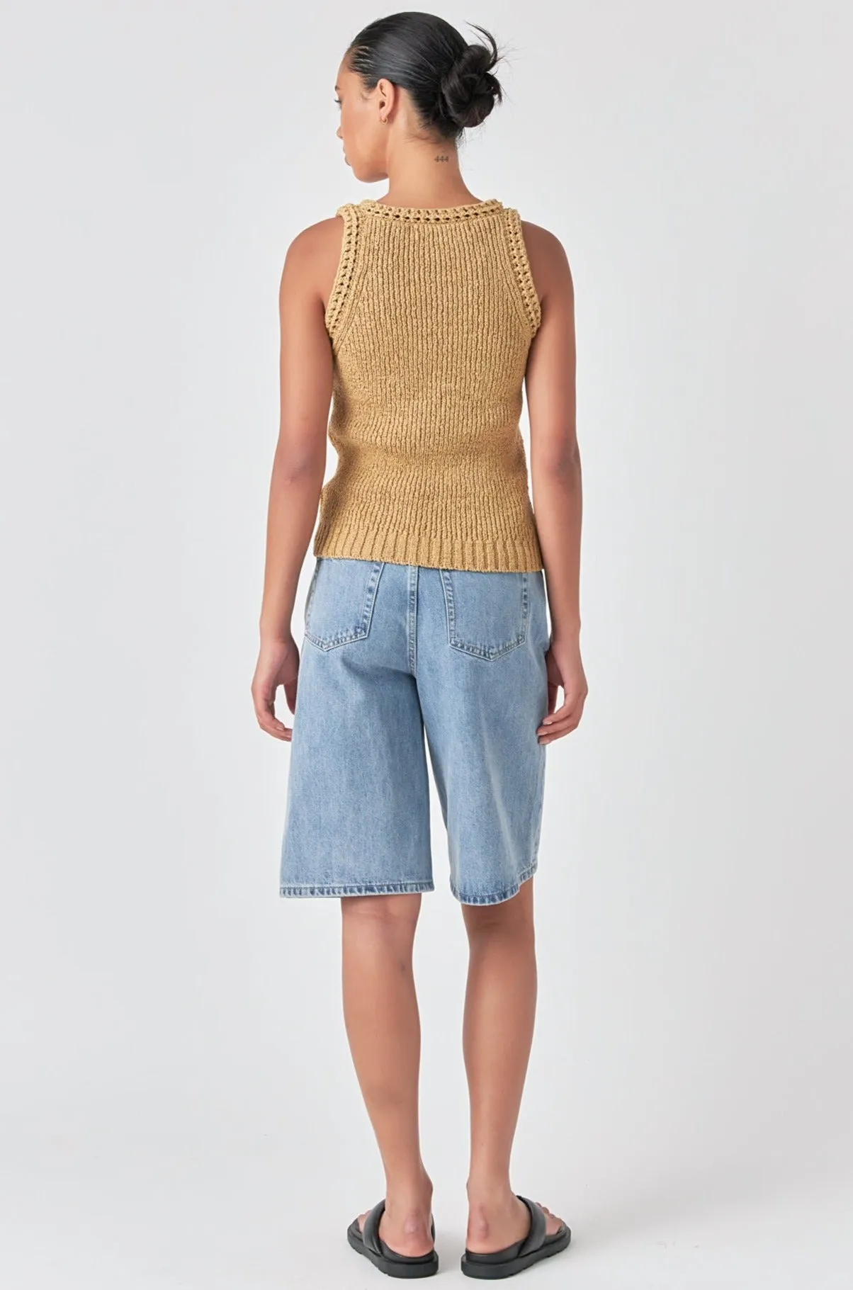 Round Neck Sleeveless Knit Top